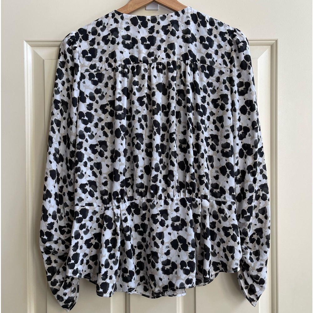 Cabi The Tastemaker Rosette Blouse in Leopard Print 5898 - Picture 8 of 10